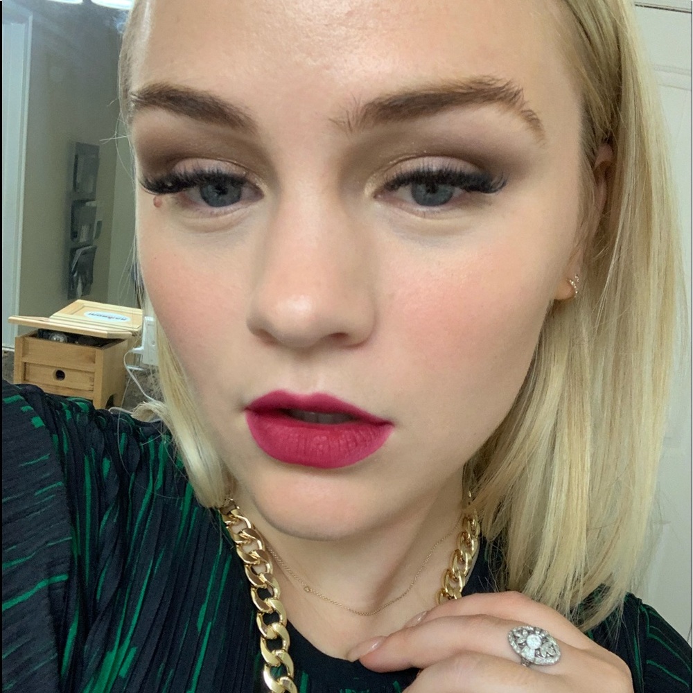 Meet your Posher, Danielle